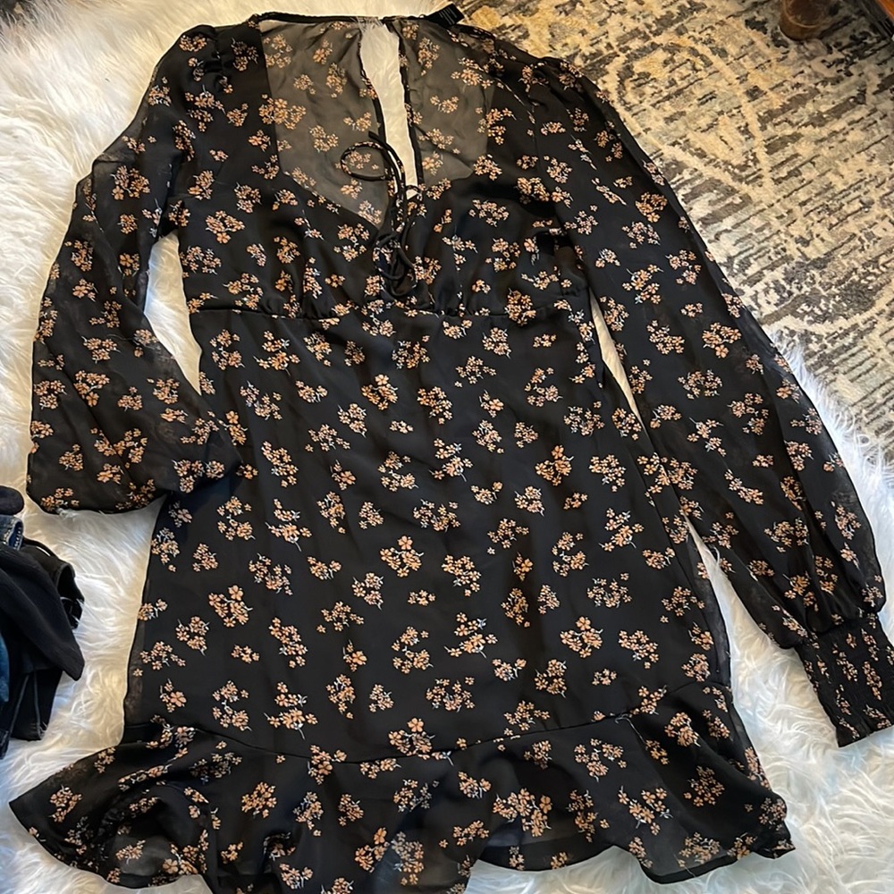 Forever 21 Medium Sweetheart Floral Dress Ruffle black